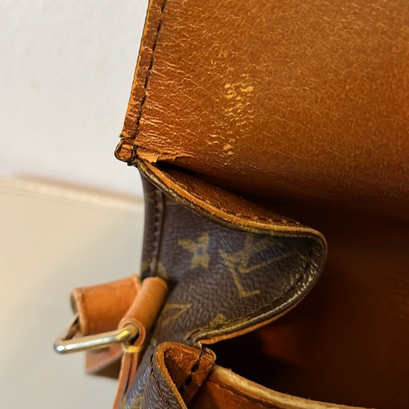 Louis Vuitton Monogram Crossbody - Picture 14 of 16